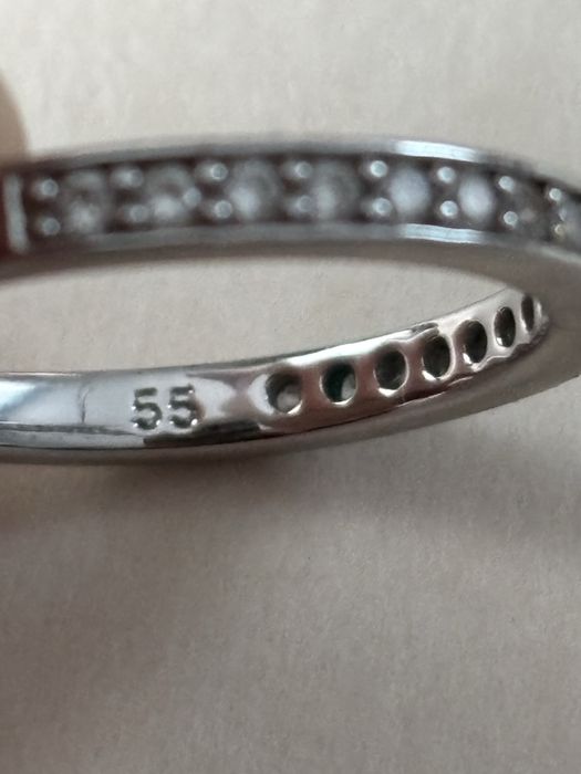 Pierścionek obrączka z cyrkoniami Swarovski 55