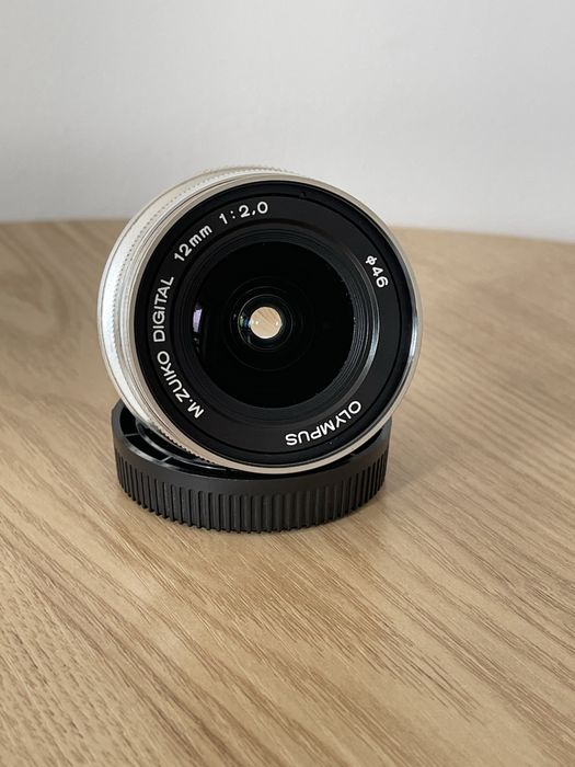 Obiektyw Olympus 12 2.0