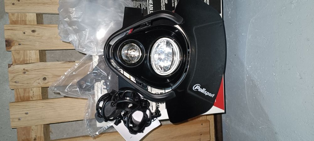 Micas com farol e proteção de mãos para motas