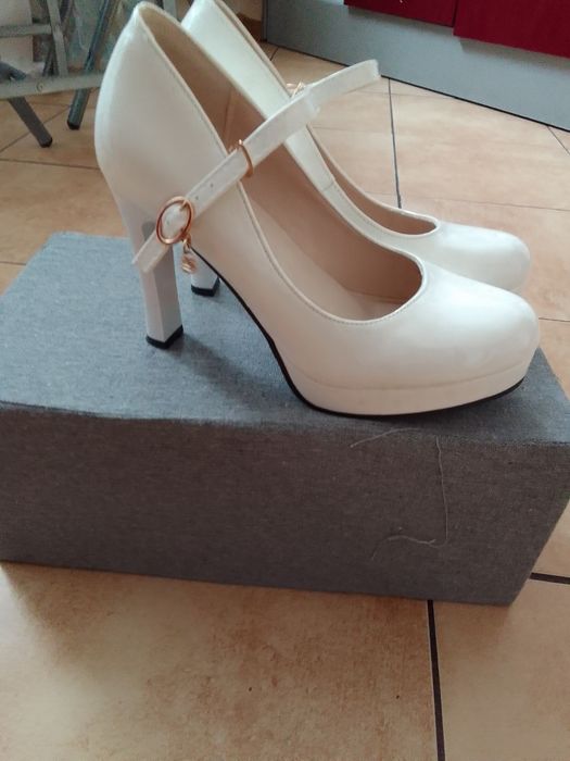 Buty idealne dla panny młodej