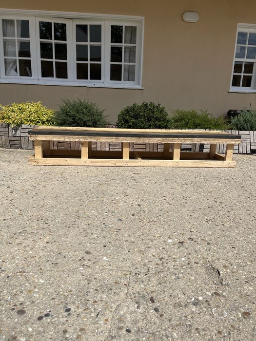 Skate grind - slide ledge / curb / box