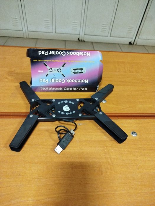 Подставка охлаждающая под планшет