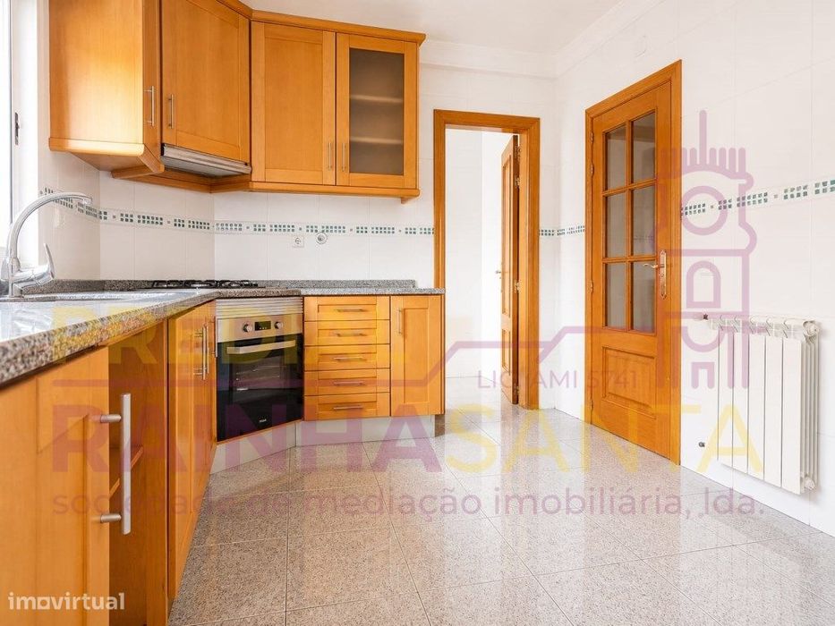 Apartamento T2 com Garagem em Box - S. Martinho do Bispo, Coimbra