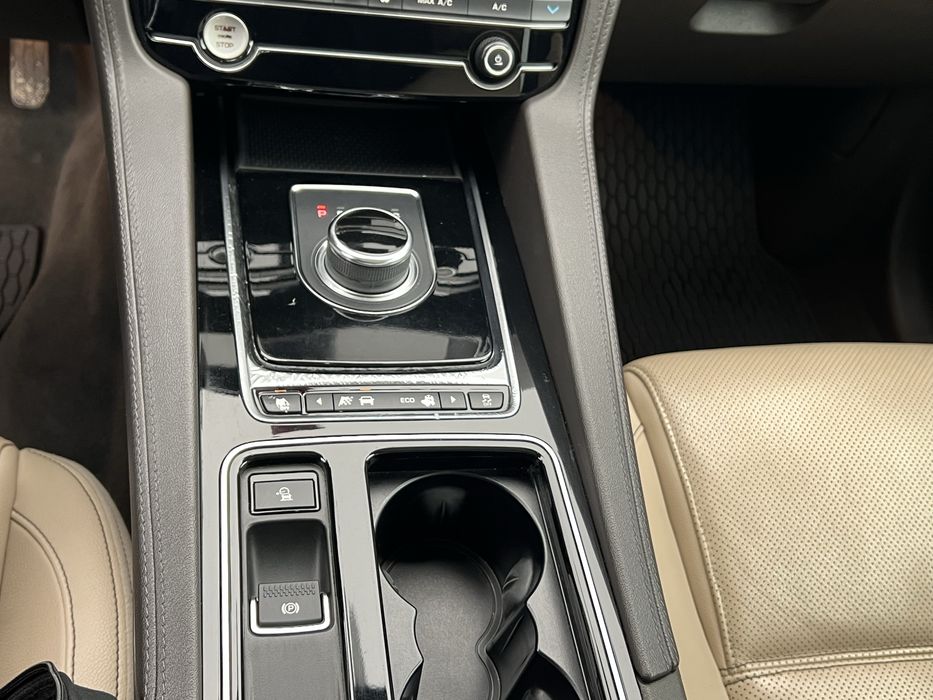 Продам Jaguar F-Pace