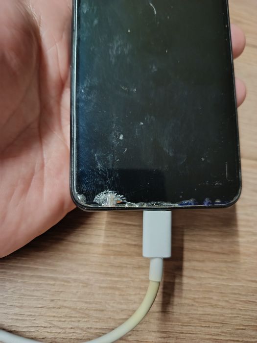 Смартфон Xiaomi Redmi Note 10s.