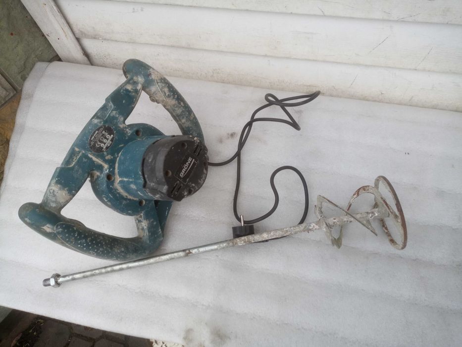 Mieszadło do betonu, kleju Grone.