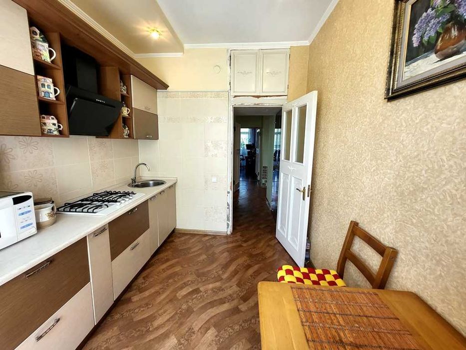 Продаж 2-х к.кв. ЦЕНТР міста вул. 12 Квітня буд.№5 (4 поверх).