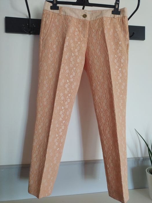 Brzoskwiniowe żakardowe spodnie Esprit. Slim Chino Fit. Rozm. 38/ M.