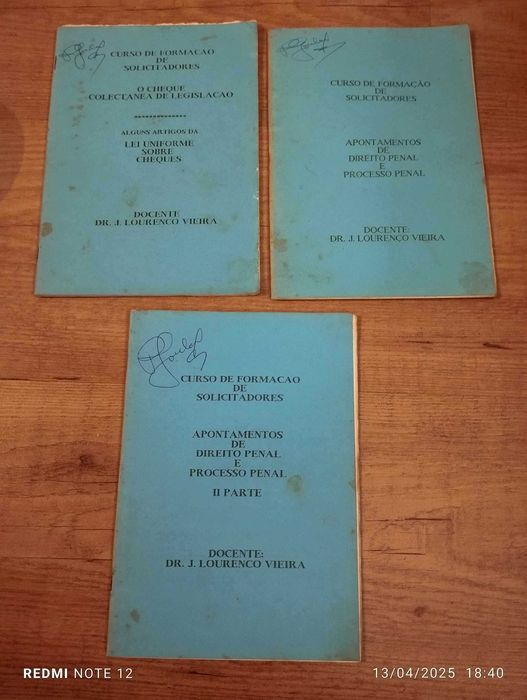 Conjunto de 26 livros de direito