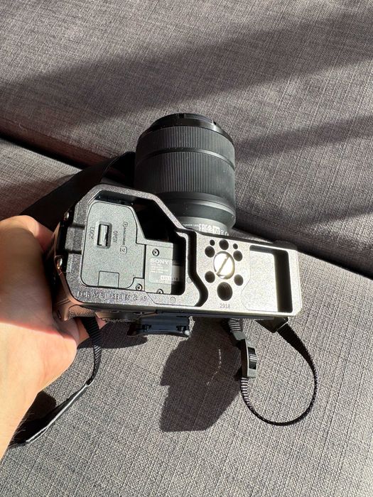 Sony alpha 7 III + FE 28-70mm f/3.5-5.6 OSS II + smallrig cage