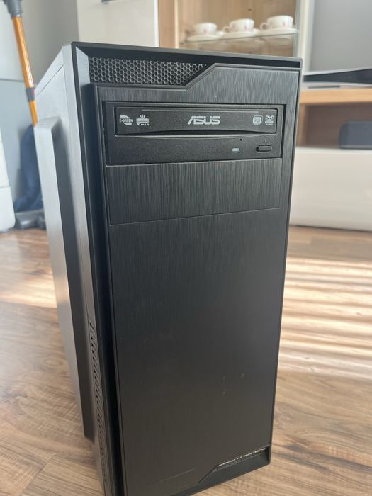 Komputer ASUS.