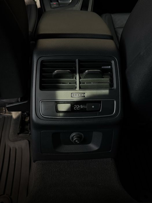 Audi A4 2019 VIN WAUGMAF4XKN021038 фото оголошення 12 з 13