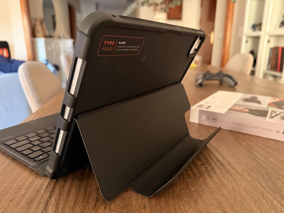 Capa + teclado PT e trackpad LAUT para iPad Pro 11 M4