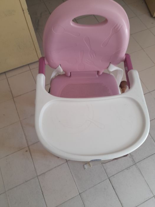Cadeira de refeições  para criança da chico.