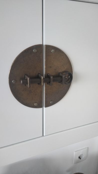 Móvel Chinês da Loja Gato Preto