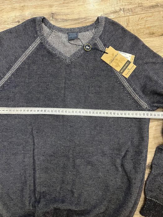 Легкий светр на чоловіка розмір S