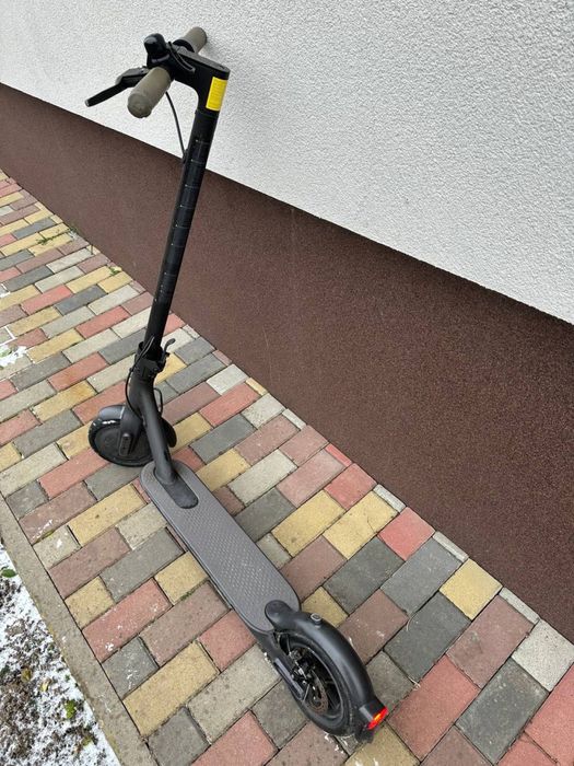 Терміново Xiaomi Mi essentiall