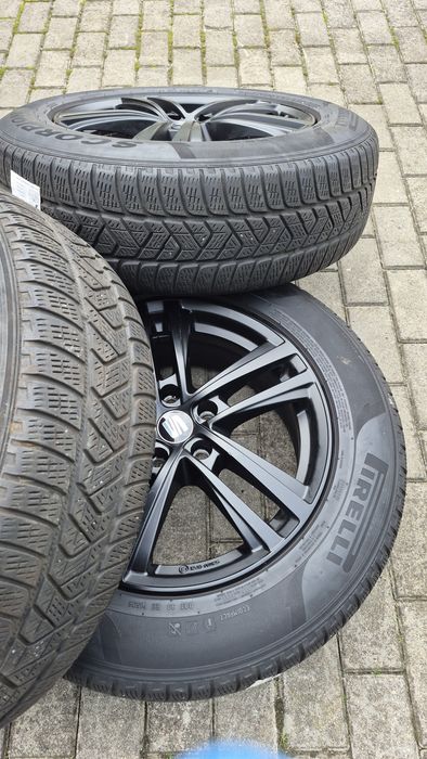 Alufelgi 17 cali 5 x 112 z oponami zimowymi Seat