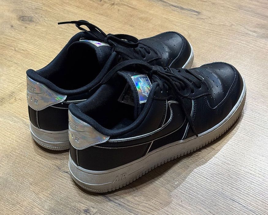 Buty Nike Air Force 1 Low '07 LV8 4 Black Iridescent Outline r. 44.5