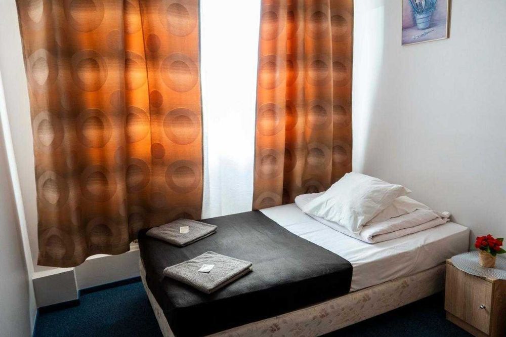 Лучшие Общежития и Хостелы Киева Есть места ! Метро Берестейская