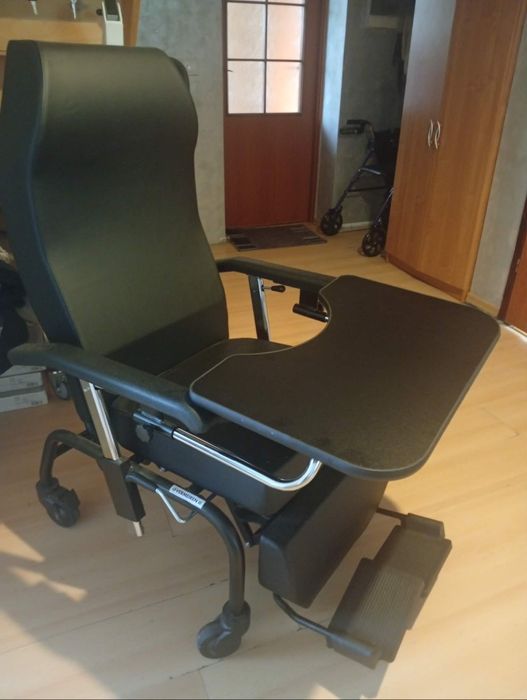 Fotel rehabilitacyjny rozkładany nowy