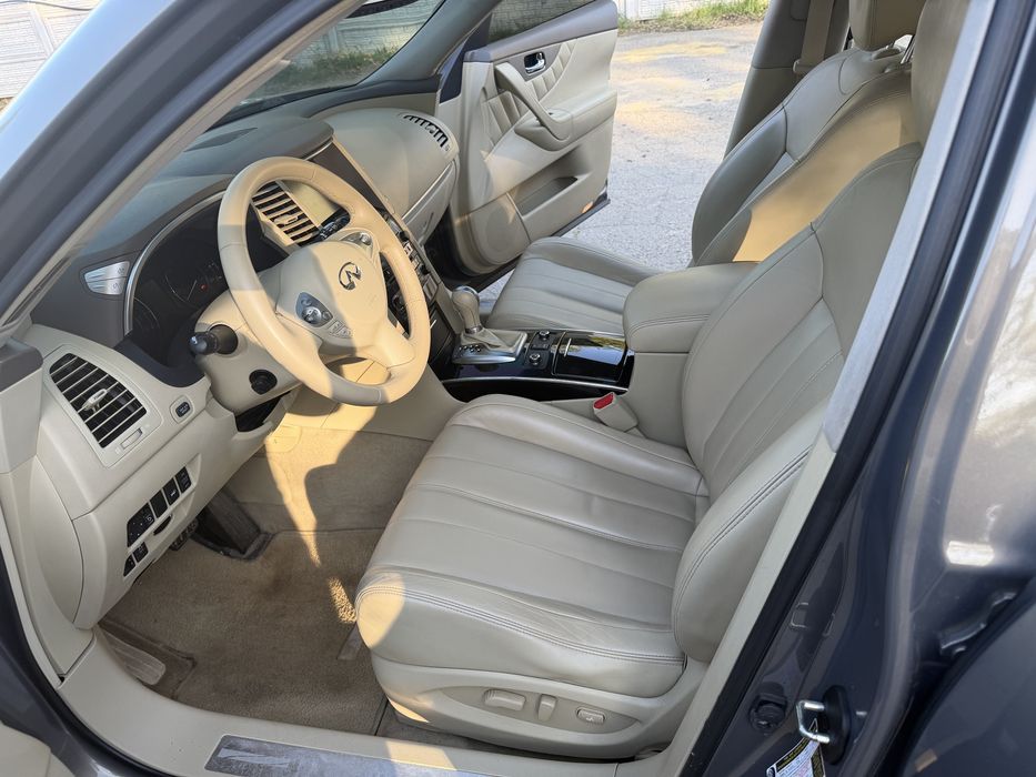 Infiniti QX70 2015