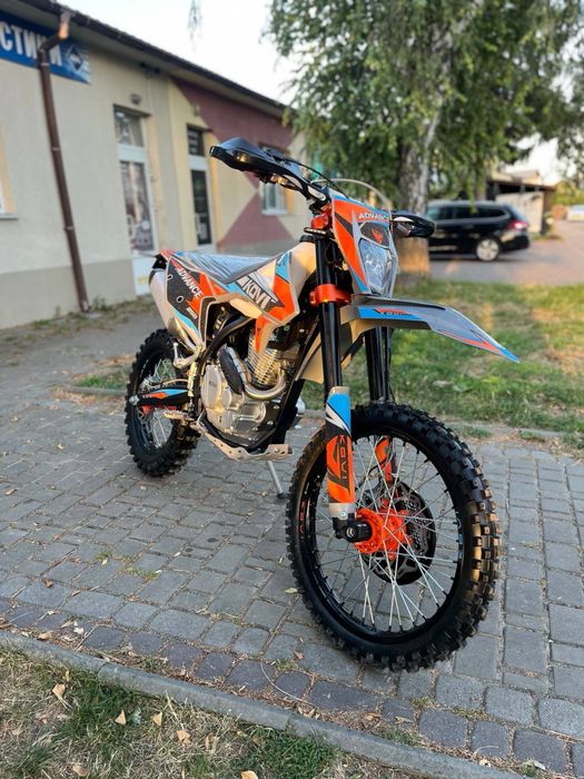 Kovi advance 250 ST 2025 18/21 чорно оранджевий та сіро оранджевий