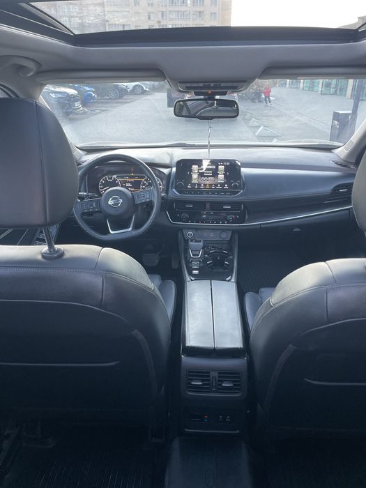 Nissan Rogue t33 SL 2,5