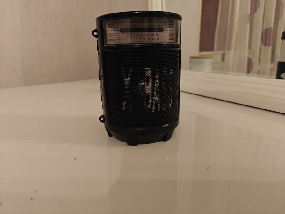 Продам портативную колонку фонарь на литии.