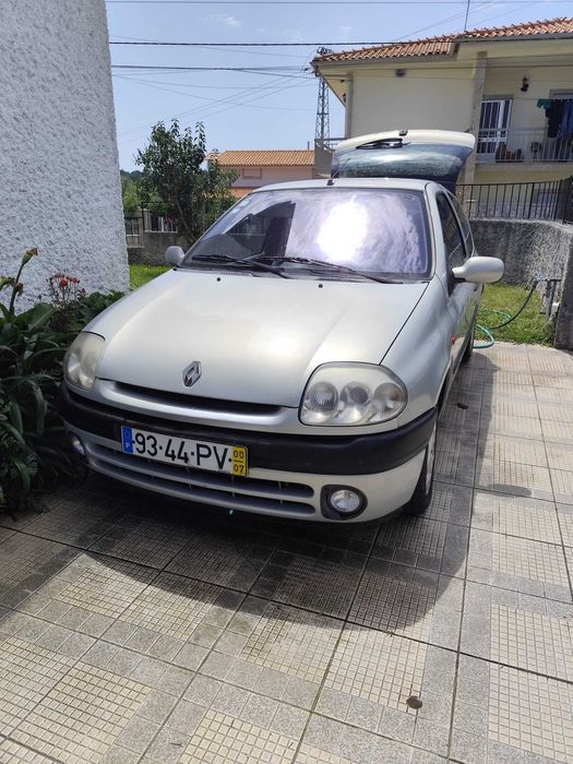 Carro Renault clio
