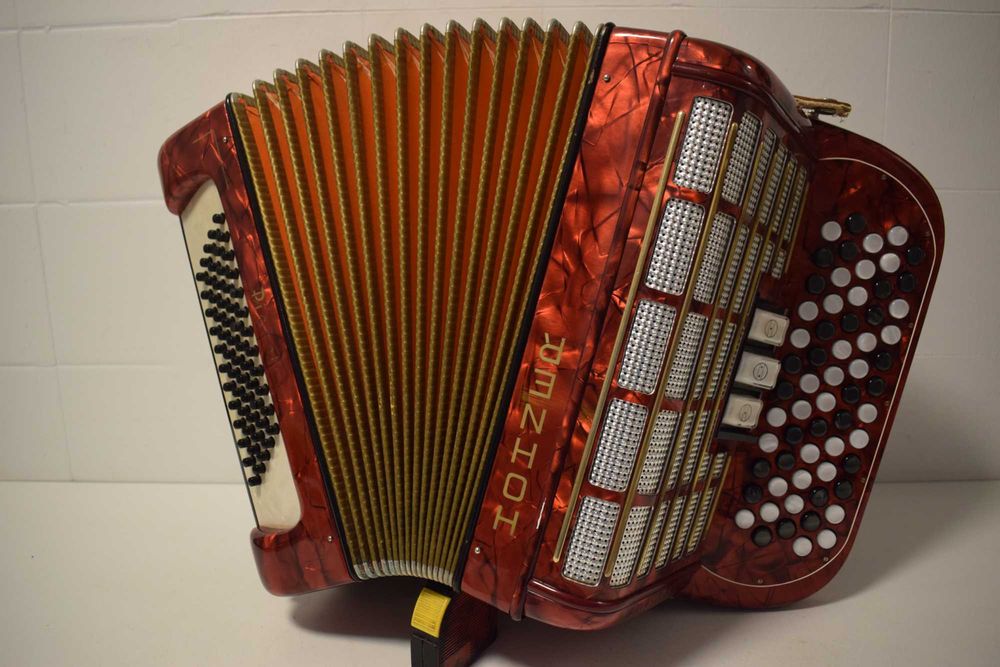 Acordeao Hohner Picolo 2 Voz. N. 221