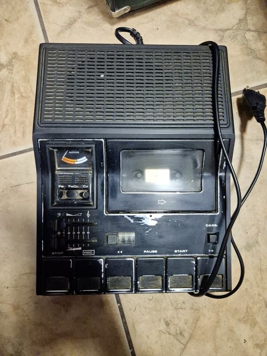 Magnetofon kasetowy Grundig