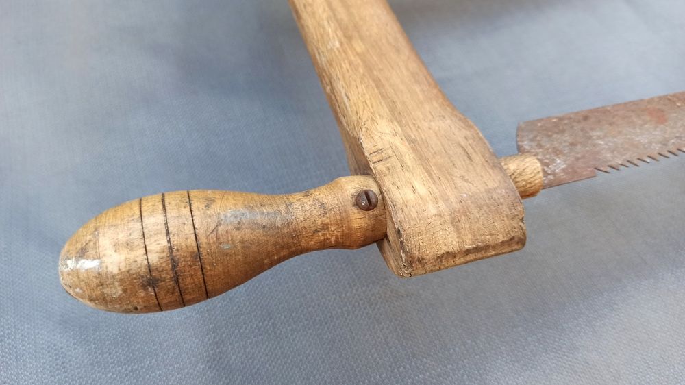 Drewniana piła ramowa