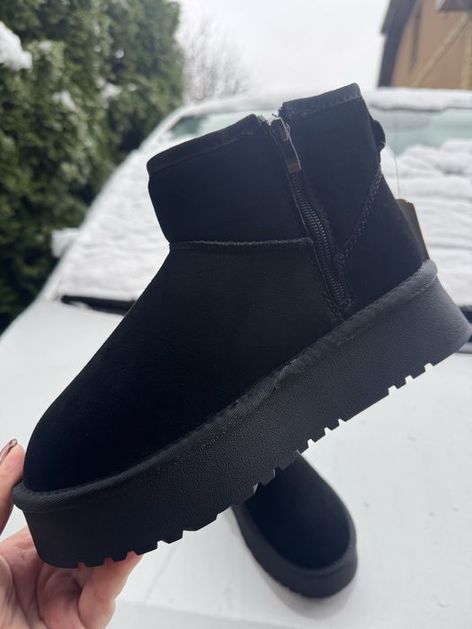 Натуральні угги з замочком