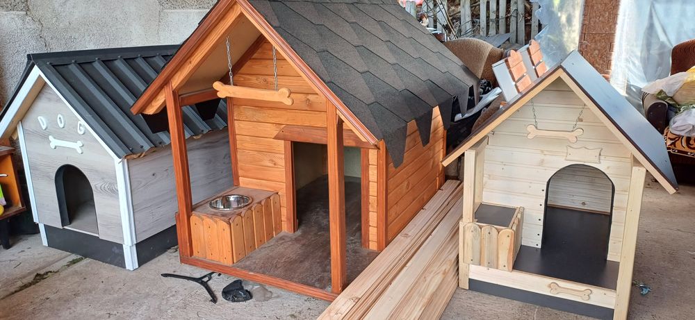 Будка з дерева для собак