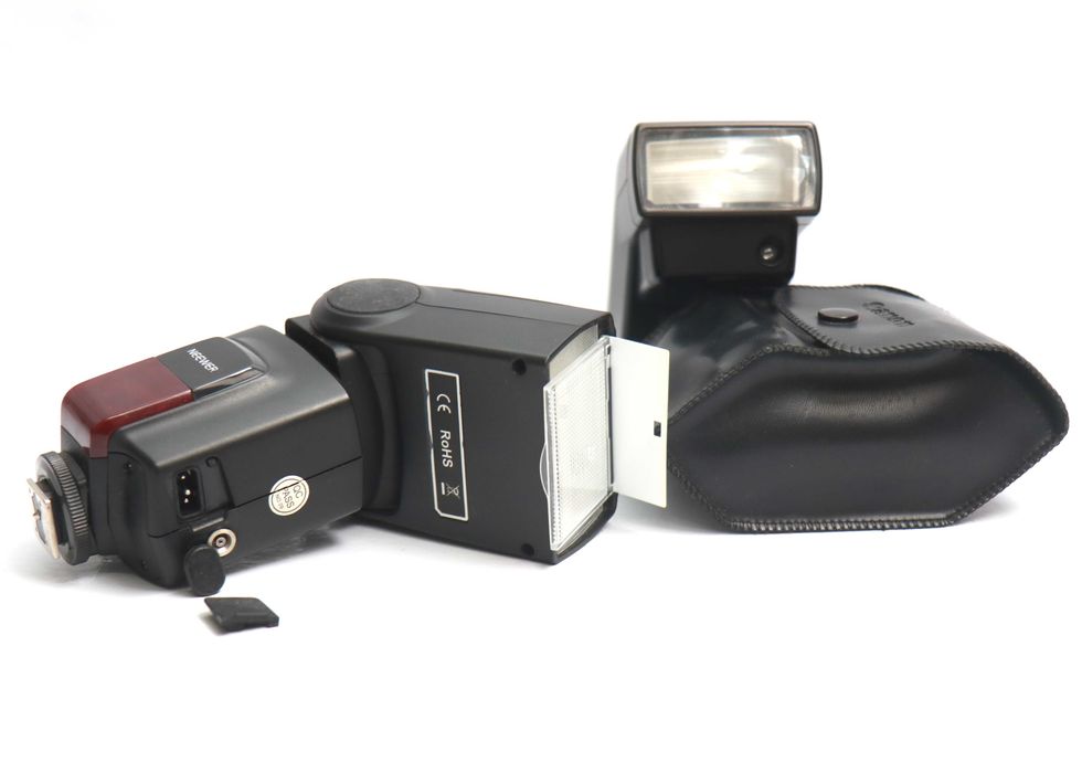 Flashes Neewer TT560 Speedlight e Canon Speedlite 300EZ (Não ligam)