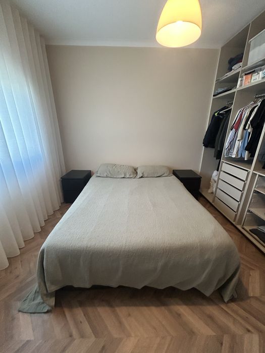 Cama + Mesas de Cabeceira