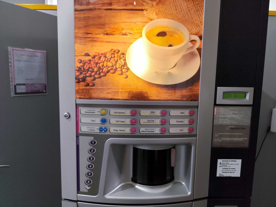Vende-se máquina de vending