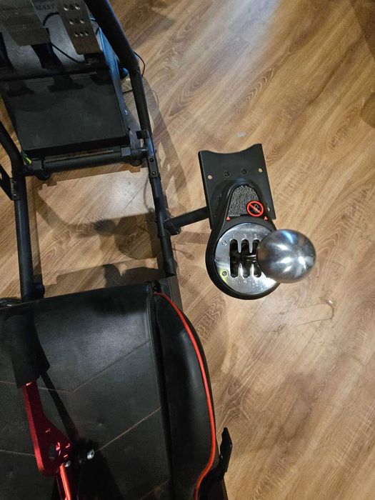 Zestaw SIMRACING PRO – Thrustmaster + Shifter + Kokpit + Fotel Huzaro