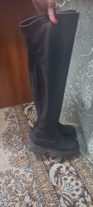 Продам шкіряні сапожки чулки