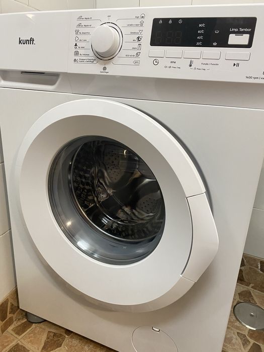 Máquina de Lavar Kunft – Como Nova (8kg)