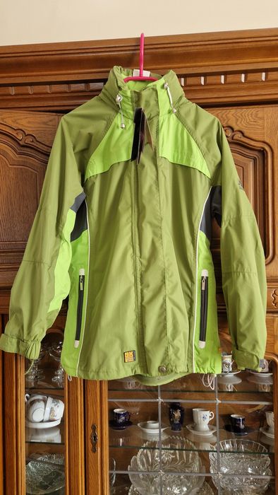 Спортивна вітрова куртка спортивна