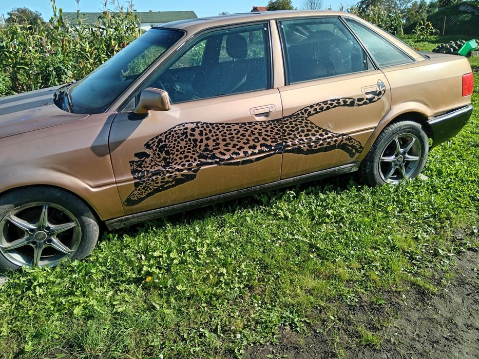 Ауді б 3 бочка 1987 року
