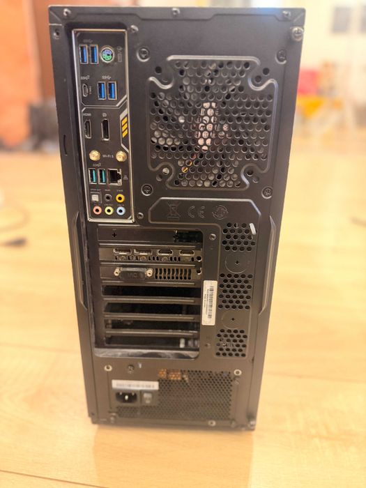 Komputer Ryzen 9 3900X / 64GB RAM / 16,5TB SSD+HDD / X570 WiFi