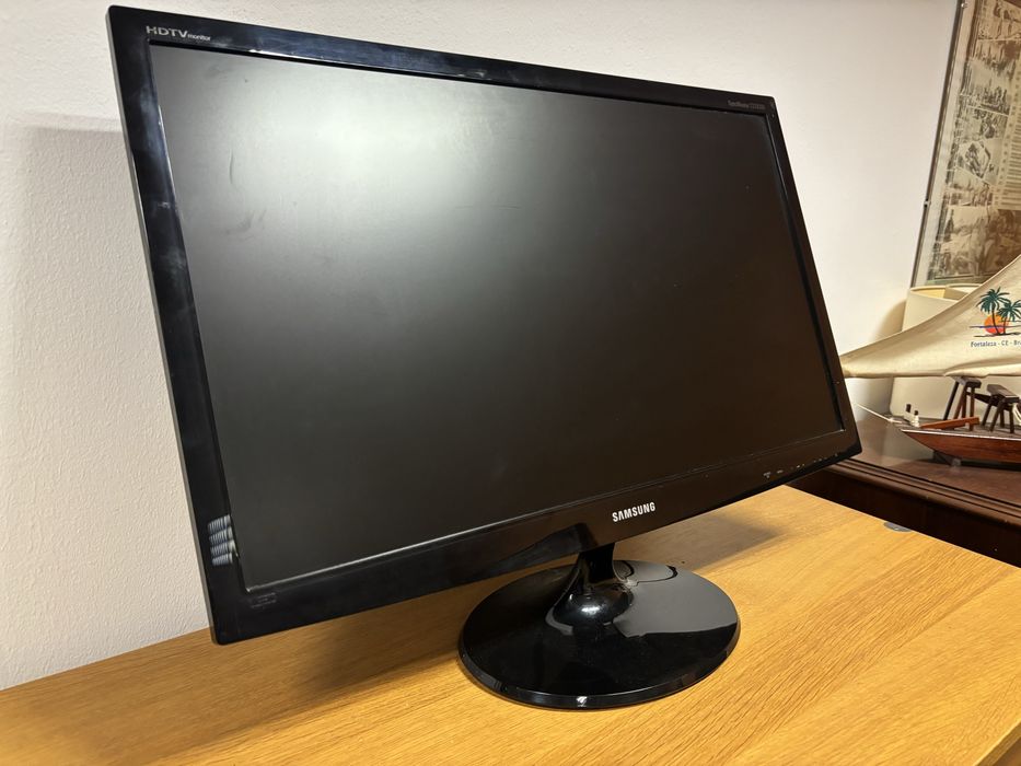 Monitor/TV de 27” com comando Samsung