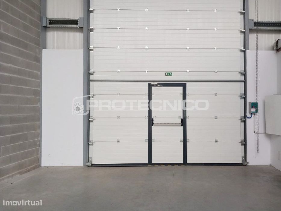Armazém c/ 450m2 – Z. I. Cacia