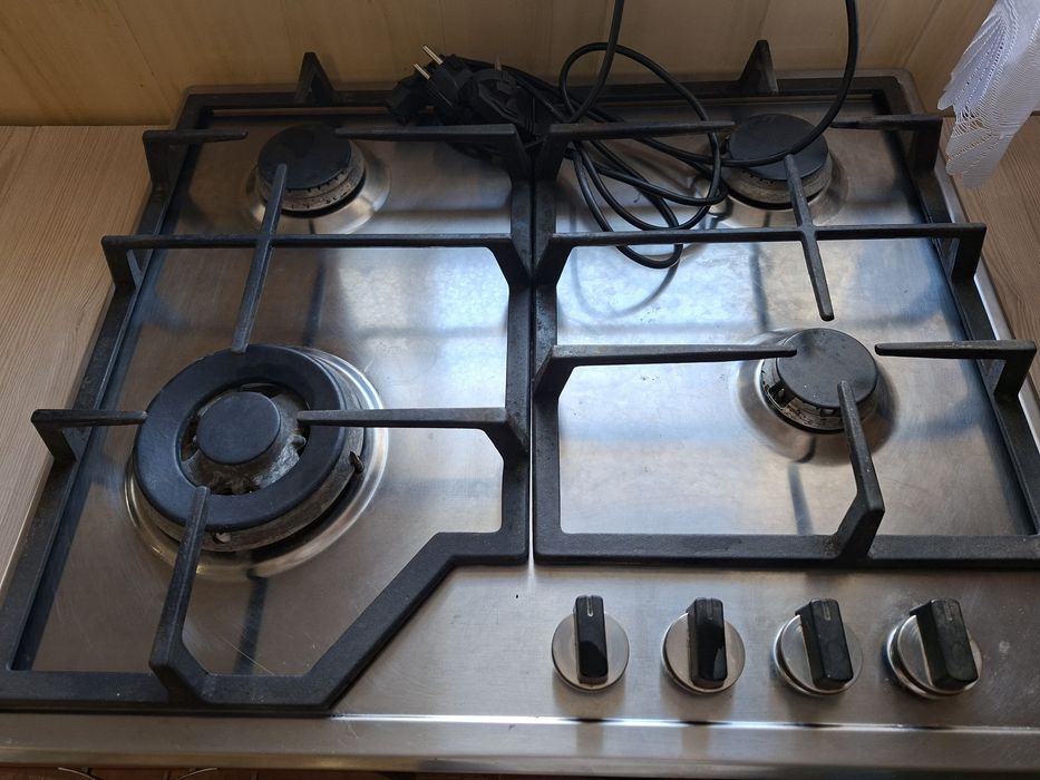 Electrolux варочна поверхність газова