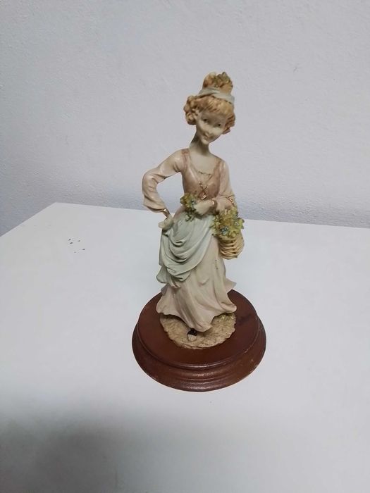 Conjunto de adereços em porcelana