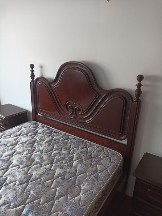 Cama 2 mesas cabeceira comoda