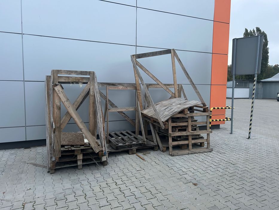 Palety ze sklejki oddam za darmo Toruń ul. Batorego / Towarowa